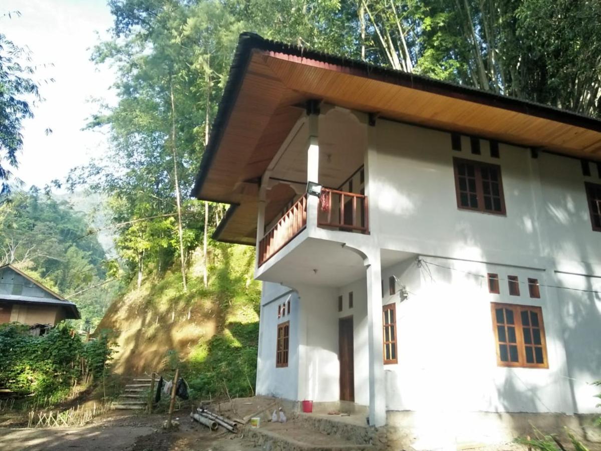 Sugi House Toraja - Villa Penginapan Sewa Harian Rantepao Bagian luar foto
